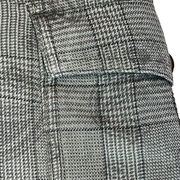 Vans Grey Plaid and Paisley Shorts for Men. Size 28. Great Condition!! - Picture 3 of 13